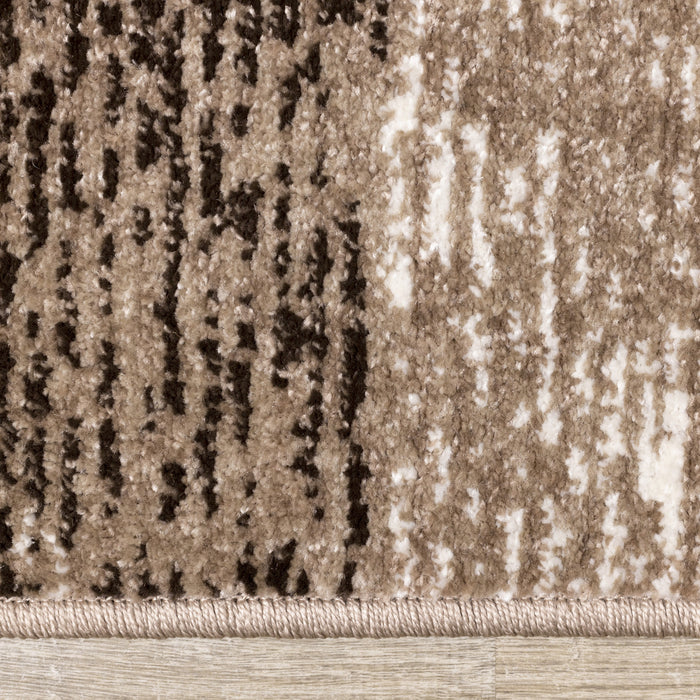 Carpette May à motifs géométriques vieillis - 5 pi 3 po x 7 pi 7 po