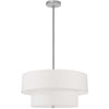 Luminaire suspendu Everly de Dainolite avec abat-jour blanc, 2 niveaux, fini chromé satiné et 4 ampoules