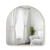 Miroir arqué de Umbra de 34 po x 36 po - laiton
