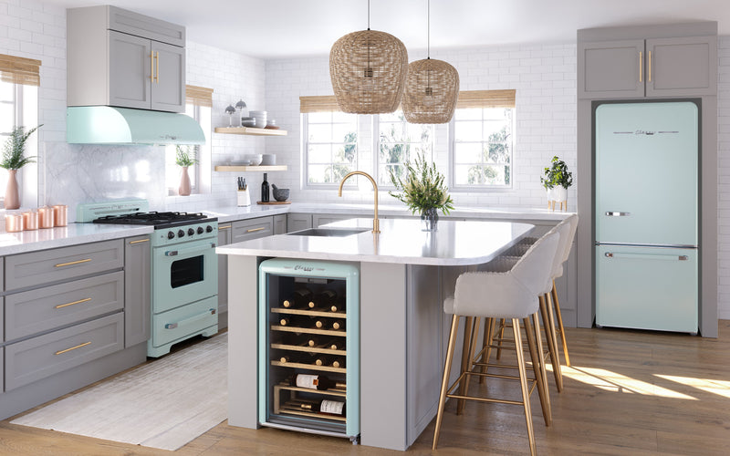 Classic Rétro par Unique sans givre Réfrigérateur à congélateur dans le bas de 18 pi³ - UGP-510L LG AC