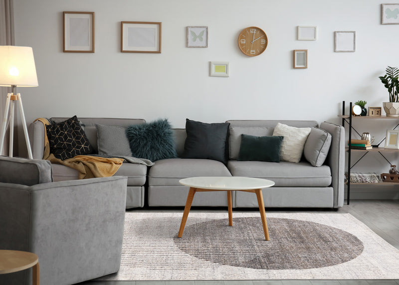 Carpette à poil court doux Solace grise et blanche à motif de cercles qui fusionnent - 6 pi 7 po x 9 pi 6 po