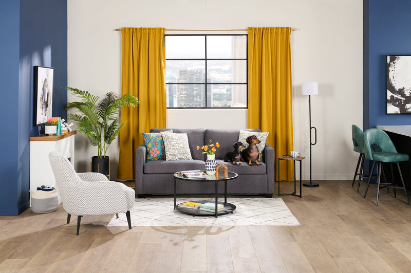 Grand sofa-lit Everlee de 76,5 po fabriqué au Canada en microsuède avec mousse à mémoire de forme et deux coussins décoratifs - gris