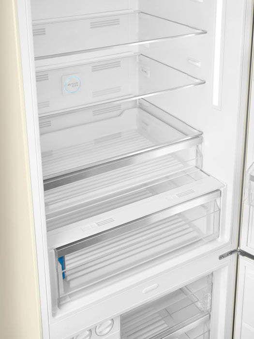 Réfrigérateur Smeg rétro de 18 pi3 à congélateur inférieur - FAB38URCR