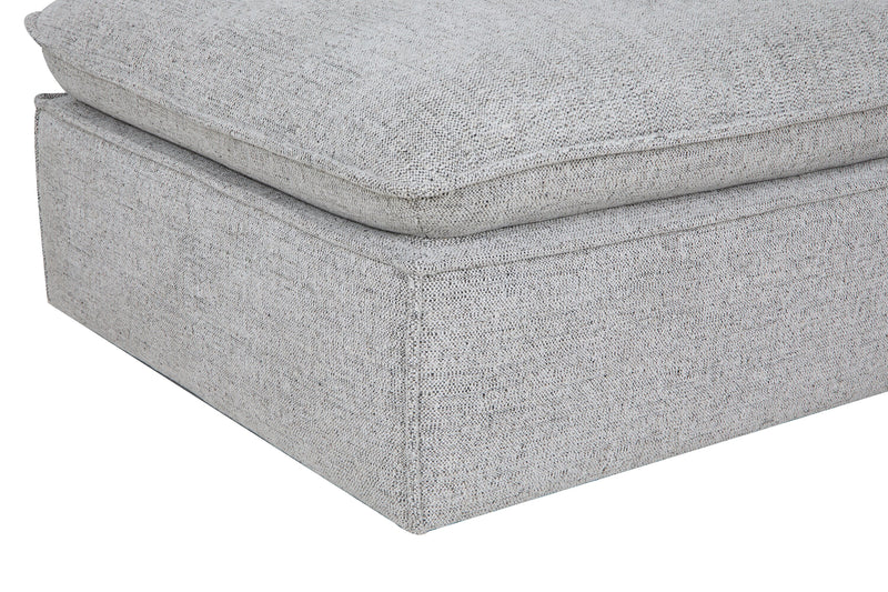 Pouf Fusion de 33,85 po en tissu de chenille gris argenté avec coussin en duvet et plumes