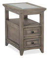 Table de fauteuil traditionnelle Hanson de 15 po en pin - gris tourterelle