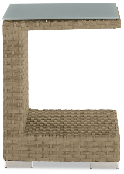 Ensemble de conversation à toit Montego 6 pièces pour la terrasse à l’extérieur avec sofa muni d’un toit, 2 fauteuils sans accoudoirs, pouf et table à café et table de bout avec dessus en verre - osier en résine tressé à la main, résistant aux rayons UV et aux intempéries - naturel et beige