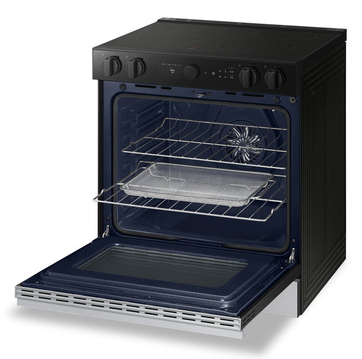 Cuisinière intelligente électrique encastrée Samsung de 6,3 pi³ avec caméra de four - acier inoxydable - NSE6DG8700SRAC
