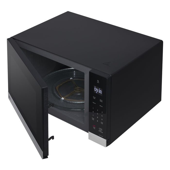Four à micro-ondes de comptoir LG NeoChefMC de 2 pi3 avec technologie Smart Inverter et cuisson par capteur - MSER2090S