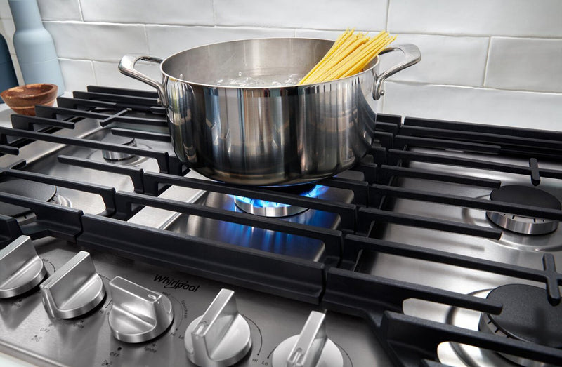 Surface de cuisson à gaz Whirlpool de 30 po avec grille à charnières 2 en 1 qui se convertit en plaque chauffante - WCGK7530PS