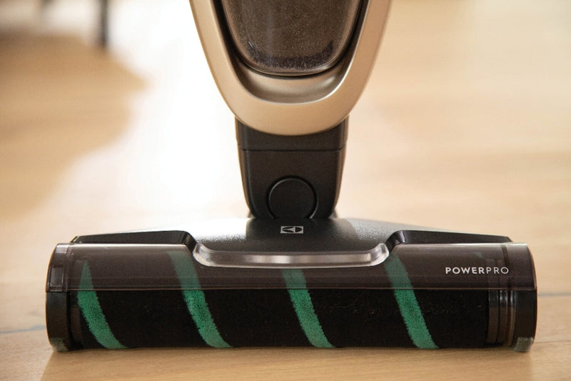 Aspirateur-balai sans fil 2 en 1 WellQ7 d’Electrolux pour planchers durs - EHVS35H2AQ