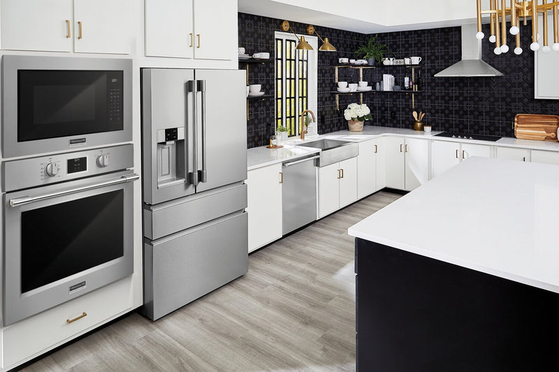 Four à micro-ondes encastré Frigidaire Professional de 2,2 pi3 - acier inoxydable Smudge-ProofMC - PMBS3080BF