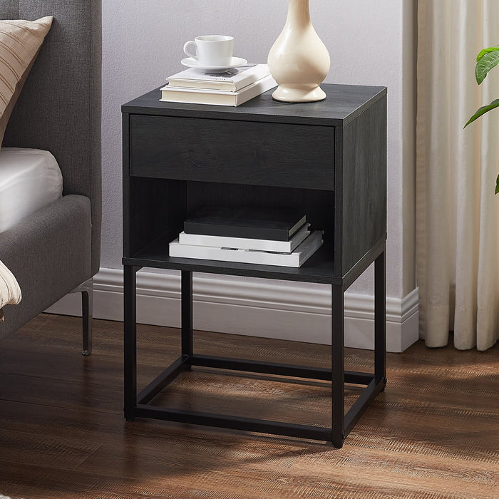 Table de nuit Fynn de 18 po (l) x 25,75 po (H) à 1 tiroir avec tablette de rangement - brune et noire