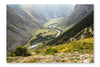 Scenic Landscape with Mountain Valley and River 16 po x 24 po : Oeuvre d’art murale en panneau de tissu sans cadre