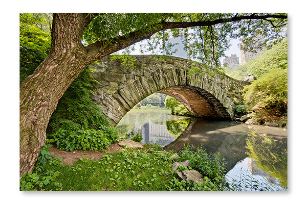 Bridge In Central Park 24 po x 36 po : Cadre d'art mural et panneau de tissu