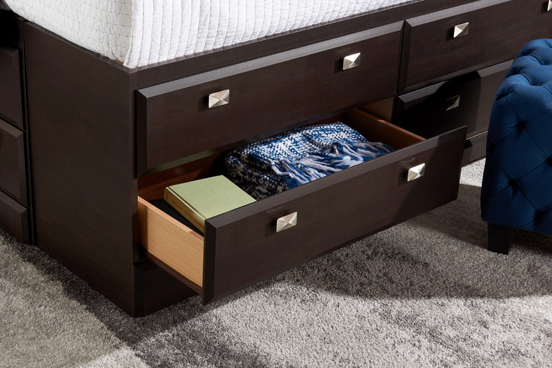 Lit plateforme Yorkdale fabriqué au Canada avec tête de lit et cadre de rangement à 12 tiroirs, brun - format grand lit