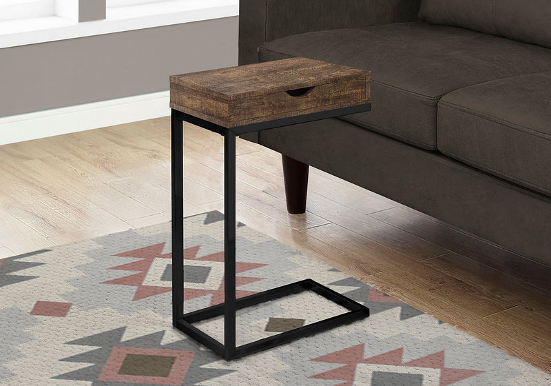 Table de fauteuil moderne Harper de 15,75 po avec rangement - brune avec pattes en métal noir