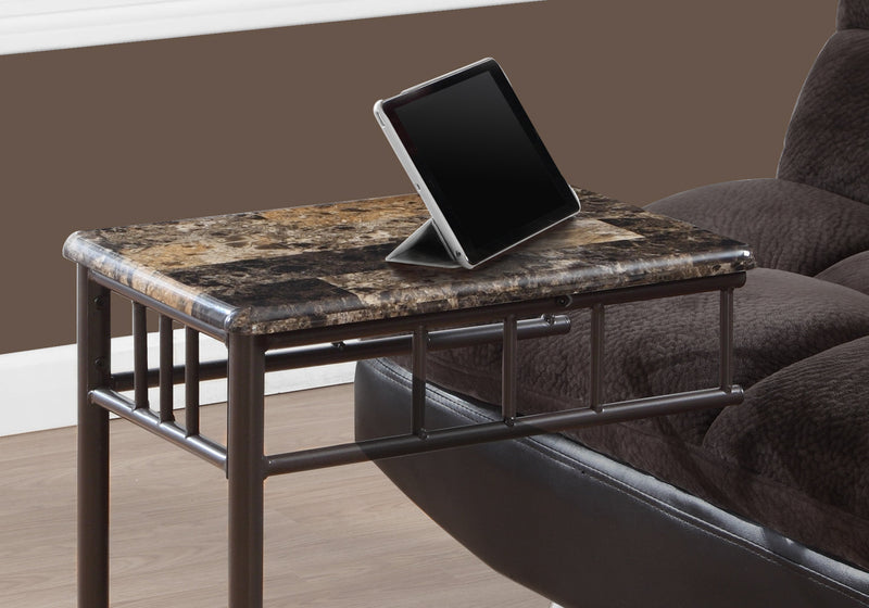Table d’appoint en métal bronze et marbre espresso