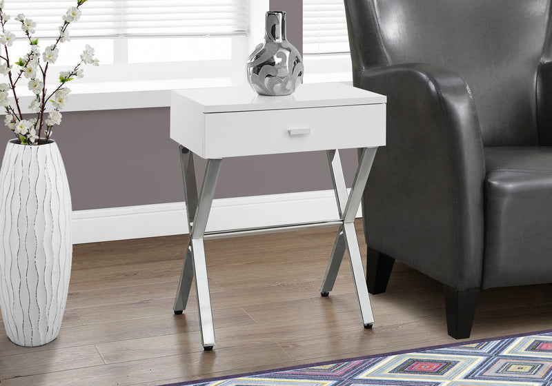 Table d’appoint blanc lustré et métal chromé
