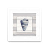 Œuvre d’art murale encadrée blanche et mate « Muted Blue Shell On Wood » 30 x 30