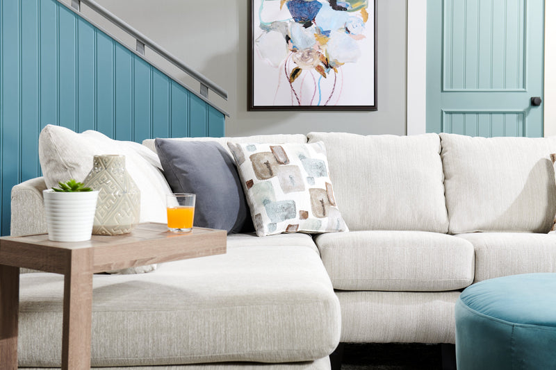 Sofa sectionnel de gauche Nofia 3 pièces fabriqué au Canada en tissu de chenille avec coussins décoratifs et pattes en bois - beige lin