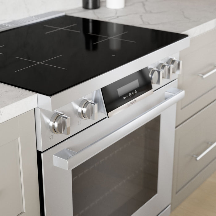 Cuisinière électrique à induction Bosch de série 800 de 3,9 pi3 - HIS8055C