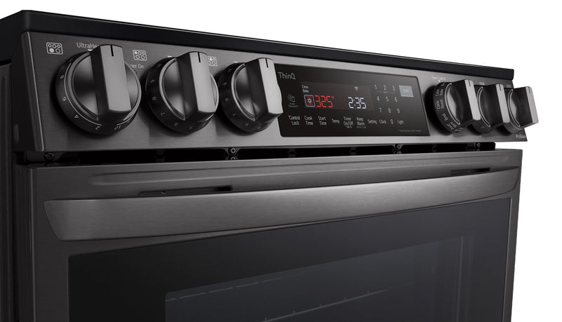 Cuisinière intelligente électrique LG de 6,3 pi³ avec friture à air et convection ProBake ConvectionMD - acier inoxydable noir Smudge-ProofMD - LSEL6335D