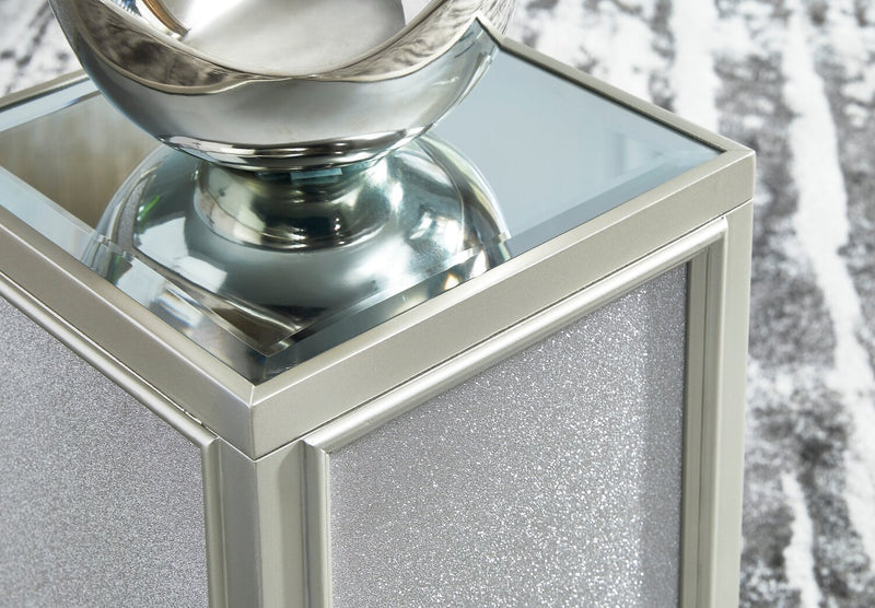 Table de bout carrée somptueuse Enrica de 16,13 po avec dessus en verre - fini argenté