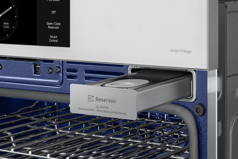 Four mural simple électrique Samsung de 5,1 pi³ et de 30 po avec caméra AI Pro CookingMC et Air Sous Vide - blanc - NV51CB700S12AA