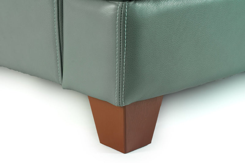 Causeuse Vita de Château d’Ax de 70 po en cuir 100 % véritable avec coutures à motif de diamant et pattes en bois - vert écume de mer