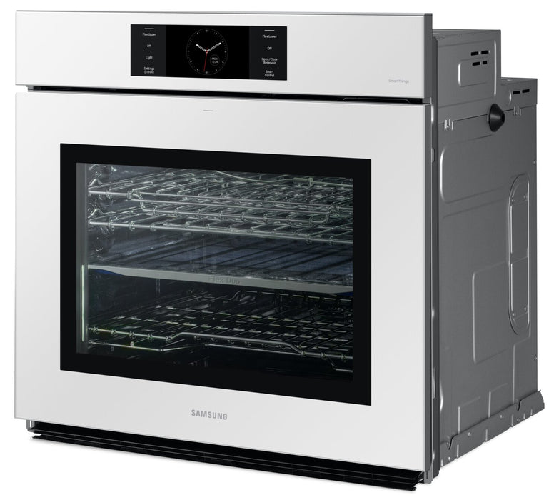Four mural simple électrique Samsung de 5,1 pi³ et de 30 po avec caméra AI Pro CookingMC et Air Sous Vide - blanc - NV51CB700S12AA