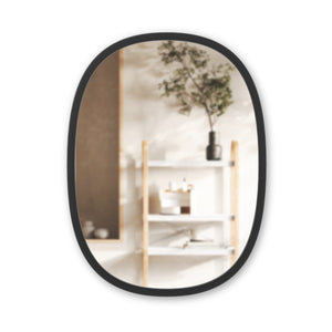Miroir mural ovale Hub de Umbra de 24 po x 18 po - noir