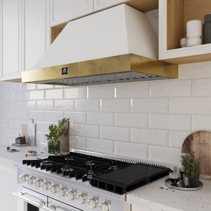 Hotte murale Vittorio de 48 po, blanc avec garniture en laiton antique,-FRHWM5078-48BLK