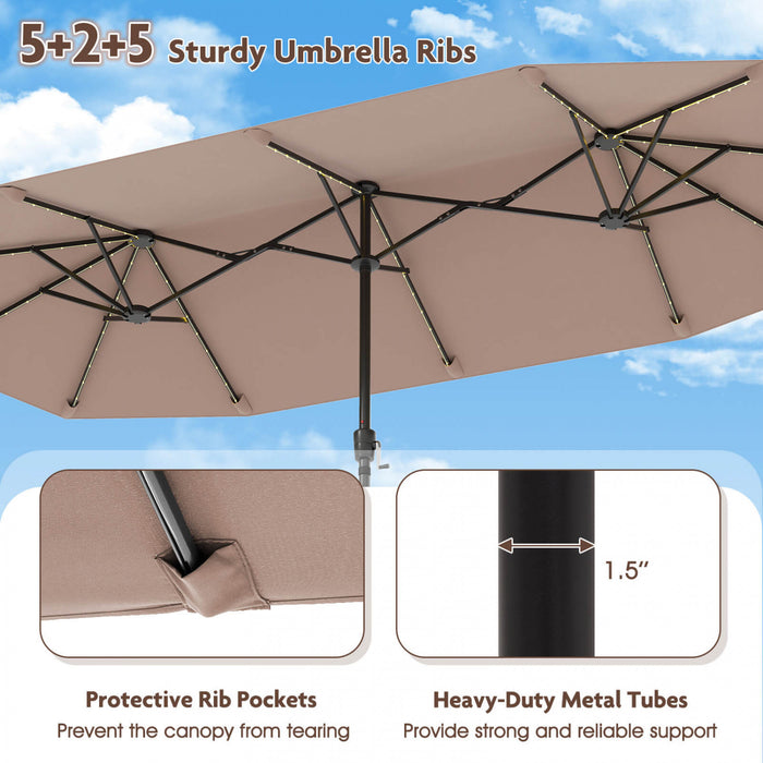 Grand parasol de jardin Costway 13 pieds avec eclairage solaire LED, manivelle, 12 baleines robustes marron