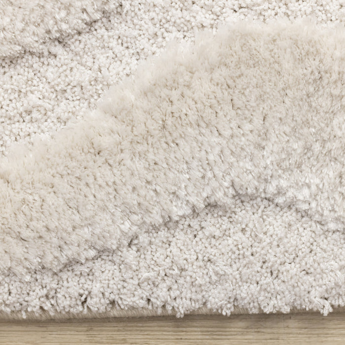 Carpette moderne, luxueuse et moelleuse Lincoln blanche à motif de courbes - 5 pi 3 po x 7 pi 7 po