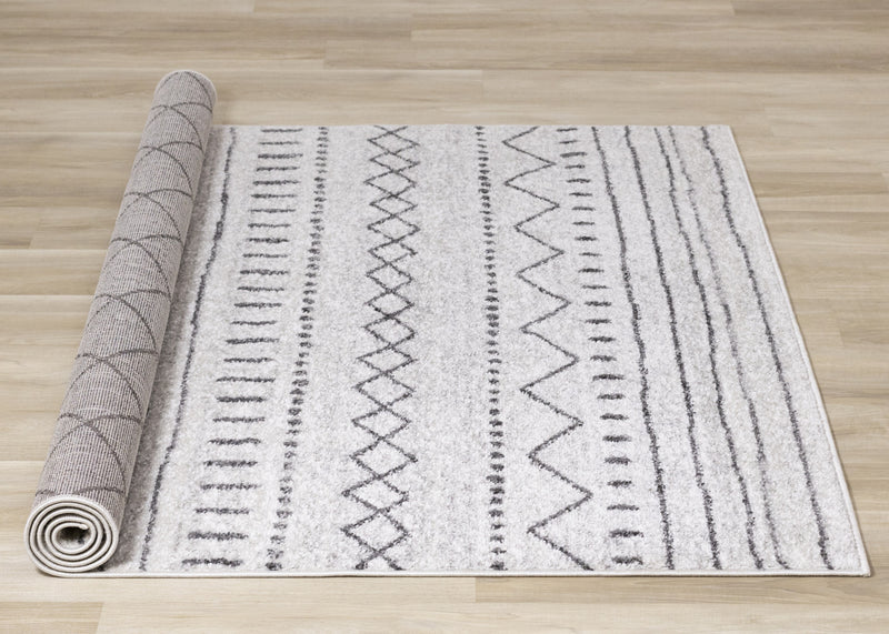 Tapis Emmett frise a inspire de tribal gris, 7'10\" x 10'6\"
