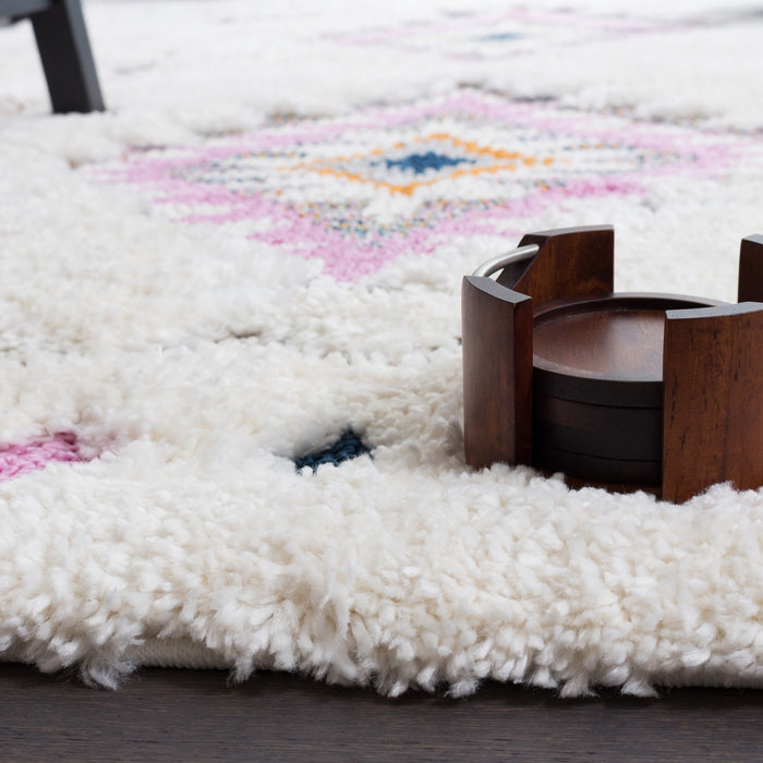 Carpette à poil long Lola à motif de diamants - 2 pi 7 po x 8 pi