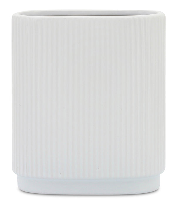 Vase strié en céramique blanche de 8 po