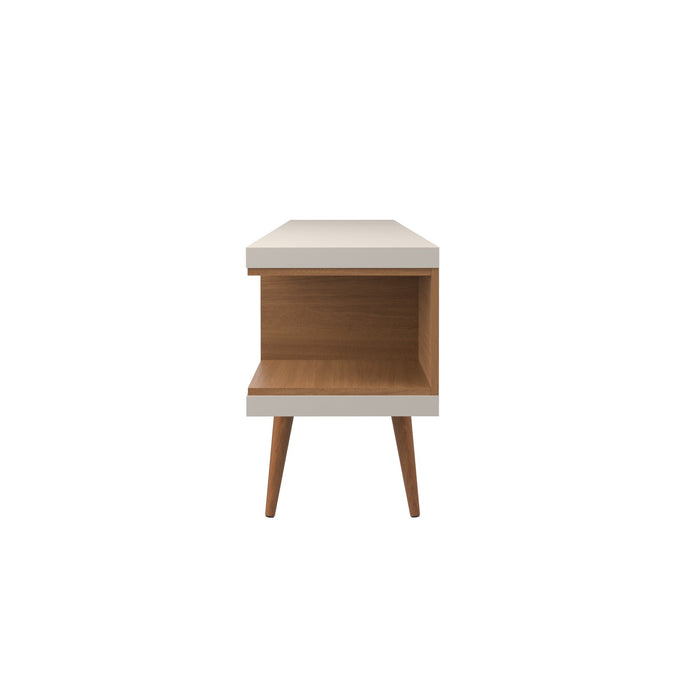 Meuble pour téléviseur Utopia de Manhattan Comfort de 70,47 po avec pattes évasées en bois et 4 tablettes - blanc cassé et crème d'érable