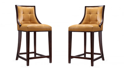 Fifth Avenue Traditional Wood Upholstered Counter Stool in Camel - Set of 2 | Tabouret de comptoir traditionnel en bois avec assise rembourree Fifth Avenue, coloris camel - Lot de 2