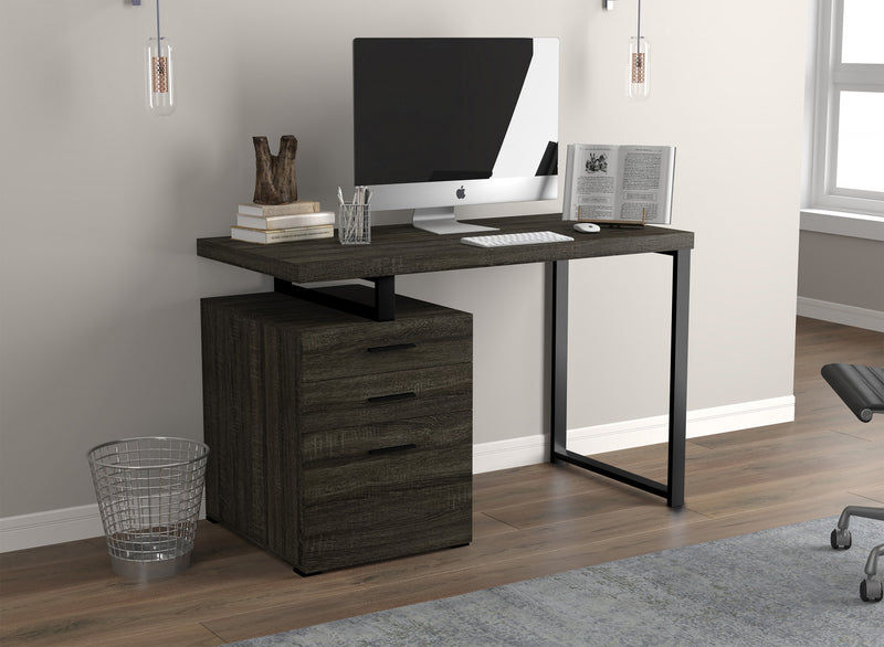 Bureau D’etude 47,25 Po Pour Bureau A Domicile Ou Salle De Jeux – Bois Gris Fonce Avec 3 Tiroirs Et Base En Metal Argente