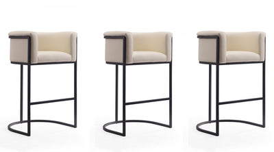 Cosmopolitan Mid-Century Modern Metal Upholstered Barstool in Cream - Set of 3 Bar Stool | Tabouret de bar cosmopolite mi-siecle moderne en metal et tissu creme - Lot de 3