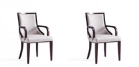 Grand fauteuil traditionnel en bois avec accoudoirs, revetement tissu gris clair - Lot de 2