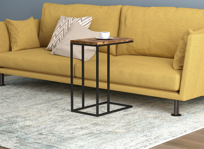 Table de bout en forme de C de 19 po avec armature en métal - bois recyclé brun