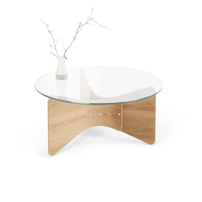 Table à café ronde moderne Madera de Umbra en bois massif avec dessus en verre - naturelle