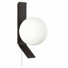Petite applique murale Valemont de Dainolite en verre blanc opale, avec fini noir mat et 1 ampoule