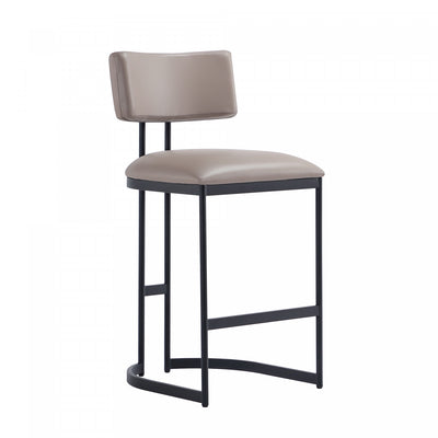 Juno Contemporary Modern Vegan Leather Metal Counter Stool in Taupe | Tabouret de comptoir contemporain moderne Juno en cuir vegetalien et metal, coloris taupe