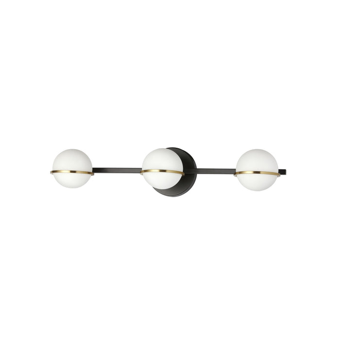 Lumière de coiffeuse Sofia de Dainolite en verre blanc opale, avec fini noir mat et laiton vieilli, et 3 ampoules