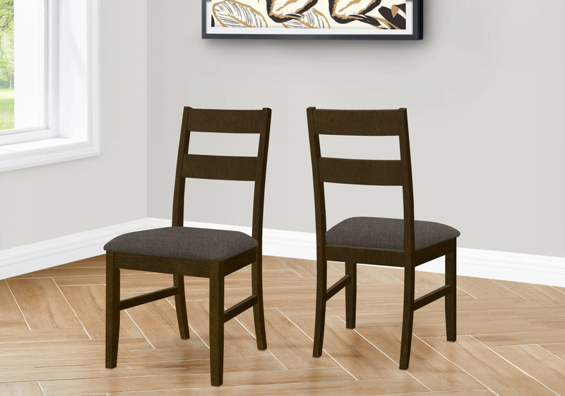 Ensemble de 2 chaises de salle à manger de style transitionnel avec bois massif brun et tissu brun pour la salle à manger et la cuisine