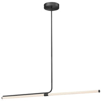 Luminaire suspendu horizontal Corvette de Dainolite en acrylique blanc qui diffuse la lumière, avec fini noir mat et ampoule de 24 W