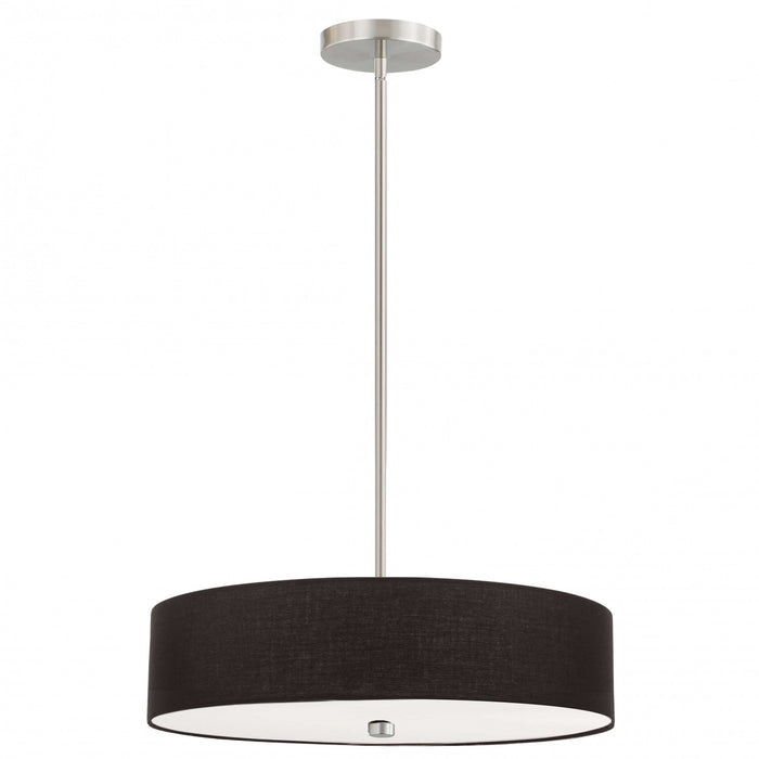 Luminaire suspendu Everly de Dainolite avec abat-jour noir, fini chromé satiné et 4 ampoules